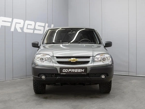Внедорожник Chevrolet Niva 2013 года, 510000 рублей, Омск