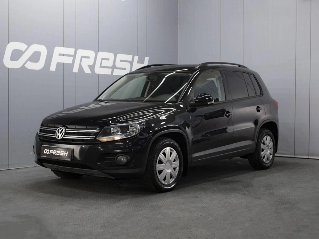 Внедорожник Volkswagen Tiguan 2012 года, 1430000 рублей, Омск