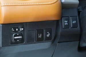 Внедорожник Toyota RAV4 2018 года, 2619000 рублей, Омск