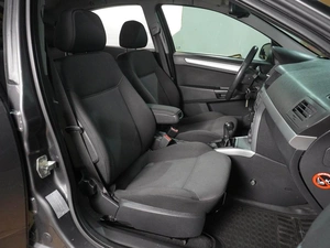 Седан Opel Astra 2011 года, 679000 рублей, Воронеж