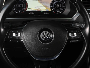 Внедорожник Volkswagen Tiguan 2017 года, 2749000 рублей, Тюмень