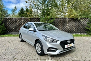 Седан Hyundai Solaris 2017 года, 950000 рублей, Красноярск