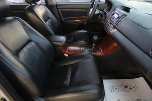 Седан Toyota Camry 2004 года, 1159000 рублей, Омск