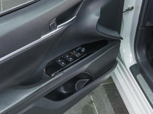 Седан Toyota Camry 2019 года, 3249000 рублей, Сургут