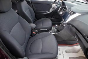 Седан Hyundai Solaris 2014 года, 1189000 рублей, Барнаул