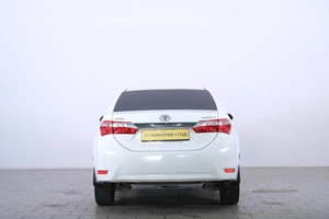 Седан Toyota Corolla 2013 года, 1369000 рублей, Омск