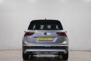Внедорожник Volkswagen Tiguan 2019 года, 2669000 рублей, Новокузнецк