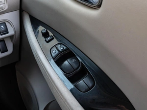 Хетчбэк Nissan Leaf 2011 года, 1000000 рублей, Краснодар
