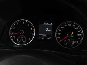 Внедорожник Volkswagen Tiguan 2012 года, 1339000 рублей, Тюмень