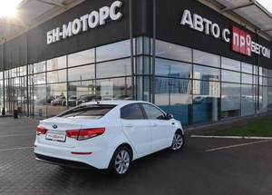 Седан Kia Rio 2015 года, 1350000 рублей, Мирное