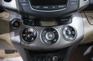 Внедорожник Toyota RAV4 2010 года, 1499000 рублей, Новокузнецк