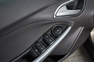 Хетчбэк Ford Focus 2011 года, 999000 рублей, Красноярск