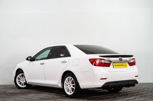 Седан Toyota Camry 2013 года, 1939000 рублей, Сургут
