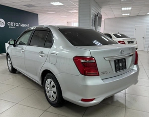 Седан Toyota Corolla Axio 2017 года, 980000 рублей, Ачинск