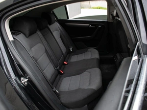 Седан Volkswagen Passat 2011 года, 1065000 рублей, Краснодар