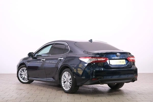Седан Toyota Camry 2018 года, 2839000 рублей, Омск