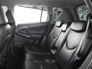 Внедорожник Toyota RAV4 2010 года, 1360000 рублей, Омск