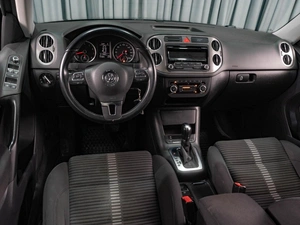 Внедорожник Volkswagen Tiguan 2010 года, 1099000 рублей, Тюмень