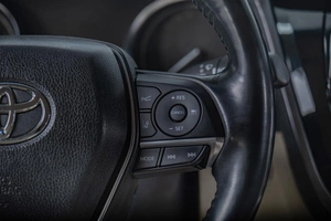 Седан Toyota Camry 2021 года, 3899000 рублей, Томск