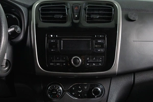 Хетчбэк Renault Sandero 2017 года, 819000 рублей, Сургут