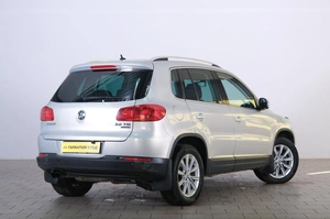 Внедорожник Volkswagen Tiguan 2013 года, 1719000 рублей, Омск