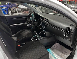 Хетчбэк Kia Rio X-Line 2019 года, 1450000 рублей, Красноярск