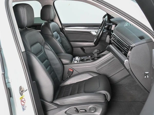 Внедорожник Volkswagen Touareg 2020 года, 5200000 рублей, Аксай