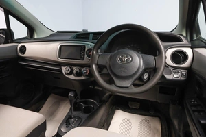 Хетчбэк Toyota Vitz 2011 года, 599000 рублей, Новосибирск