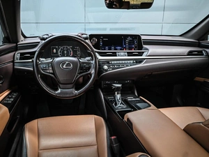 Седан Lexus ES 2020 года, 3999000 рублей, Кирилловка