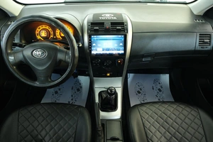 Седан Toyota Corolla 2006 года, 779000 рублей, Омск
