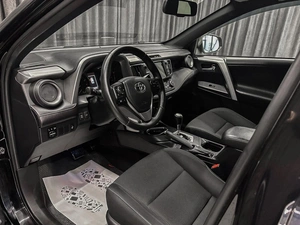 Внедорожник Toyota RAV4 2019 года, 2500000 рублей, Красноярск