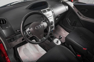 Хетчбэк Toyota Yaris 2006 года, 579000 рублей, Томск