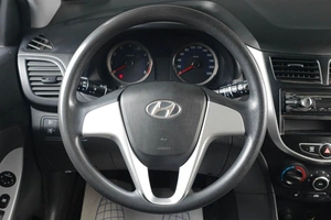 Хетчбэк Hyundai Solaris 2011 года, 949000 рублей, Тюмень