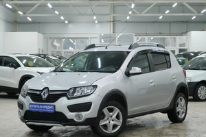 Хетчбэк Renault Sandero Stepway 2017 года, 1039000 рублей, Омск