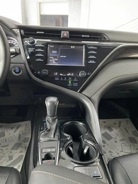 Седан Toyota Camry 2019 года, 2497000 рублей, Солонцы