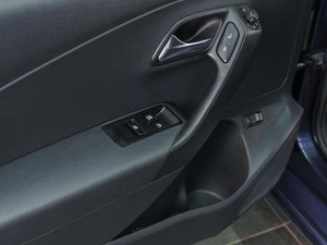 Седан Volkswagen Polo 2015 года, 999000 рублей, Сургут