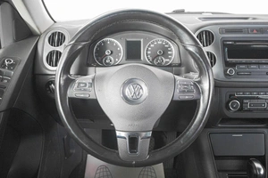 Внедорожник Volkswagen Tiguan 2011 года, 1409000 рублей, Кемерово