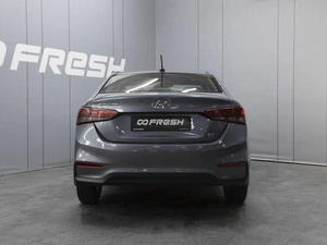 Седан Hyundai Solaris 2017 года, 1480000 рублей, Омск
