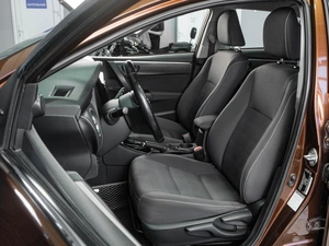 Седан Toyota Corolla 2018 года, 1899000 рублей, Тюмень