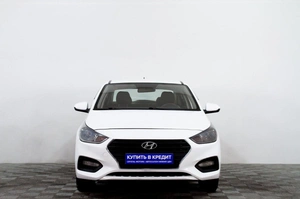 Седан Hyundai Solaris 2019 года, 989000 рублей, Сургут