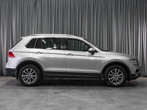 Внедорожник Volkswagen Tiguan 2017 года, 2148070 рублей, Тюмень