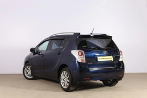 Минивэн Toyota Verso 2009 года, 969000 рублей, Новосибирск