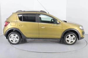 Хэтчбек Renault Sandero 2015 года, 920000 рублей, Брянск