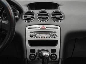 Хетчбэк Peugeot 308 2011 года, 515000 рублей, Красноярск