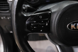 Седан Kia Rio 2019 года, 1369000 рублей, Новокузнецк