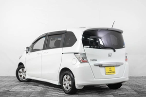 Минивэн Honda Freed 2014 года, 1199000 рублей, Кемерово