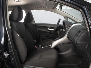 Хетчбэк Toyota Auris 2012 года, 1099000 рублей, Омск