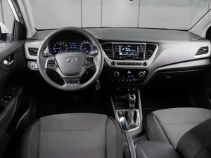 Седан Hyundai Solaris 2018 года, 1398000 рублей, Тюмень