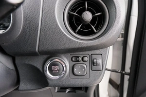 Хетчбэк Toyota Vitz 2019 года, 989000 рублей, Красноярск