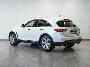 Внедорожник Infiniti QX70 2013 года, 2439000 рублей, Саратов
